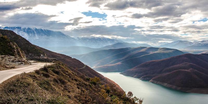 邯郸装修施工工艺全解析：水电、泥瓦、木工、油漆四大核心标准与验收要点 | 邯郸艺佳装饰